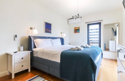 Alges Apartment | Vita Portucale | Miraflores Sky View with Balcony