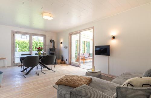 Westerholz House | VITA Sonnholm - modernisiertes Häuschen mit Garten am Meer