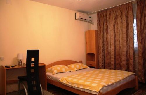 Sector 4 Apartment | Vitan modern apartment, sleeps 4