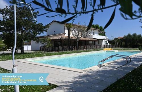 Sirolo Apartment | VIVA3 - Numana, ampio trilocale in villa con piscina