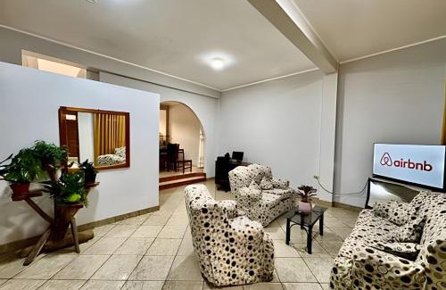 La Banda de Shilcayo Apartment | Vive a 5min del centro 3HAB con A/C Cochera Jardín