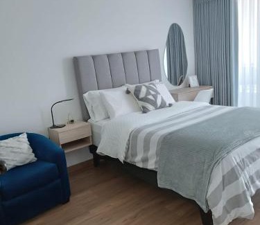 San Miguel Apartment | Vive, trabaja y descansa, moderno departamento con balcón 2BR en San Miguel, Lima