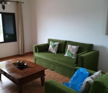 Tinajo House | VIVIENDA VACACIONAL LA CAÑADA