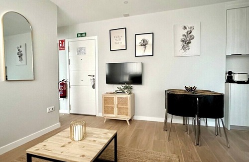 Almenara Apartment | Vivodomo | Free parking, new & cozy