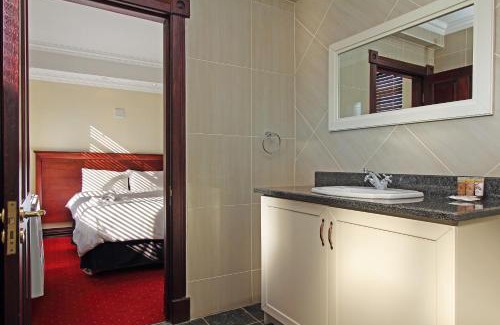 Newtown Hotel | VMCC