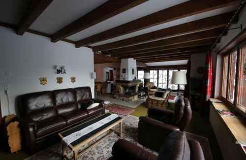 Vaz-Obervaz House | Voa Crestas 7 (715 He)