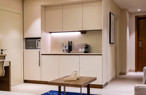 Doha Hotel | voco Doha West Bay Suites by IHG
