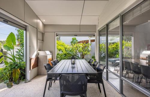 West Busselton House | Vogue Design Footpath to the beach
