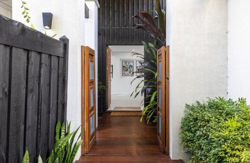 West Busselton House | Vogue Design Footpath to the beach