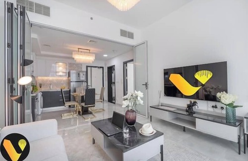 Discovery Gardens Apartment | Vogue Elegance at Pearlz near Metro