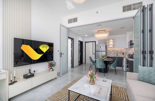 Discovery Gardens Apartment | Vogue Elegance at Pearlz near Metro
