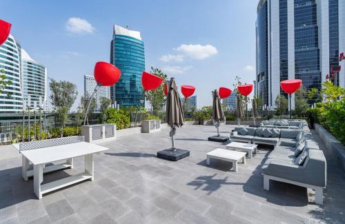 Madinat Zayed Apartment | VOGUE MAG318 Business Bay - Downtown Dubai - walkable to Burj Khalifa and The Dubai Mall and Pool View with balcony