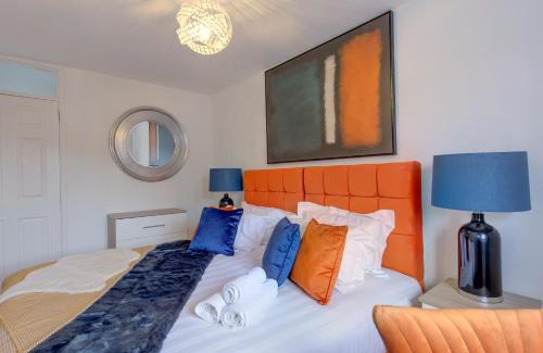 Huyton House | Voguish 3BR Home in Huyton