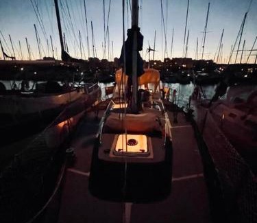 Gruissan Boat Rental | Voilier traditionnel, tout confort et au calme
