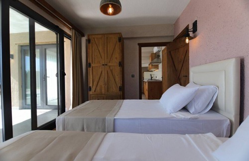 Yaniklar House | Volans Suites 5, Three-Bedroom Villa