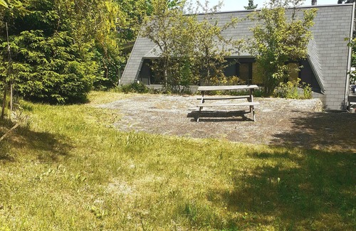Gerolstein House | Volcanic oasis vacation home in the Eifel for friends, family and dog owners