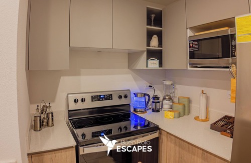 Zona 11 Apartment | Volcano, Pool & City View High-Level | KING Bed | FREE Pool & Gym | Sky Home
