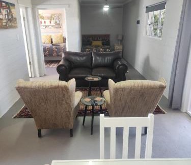 Oudtshoorn Apartment | Volgenoeg Self Catering Family Unit