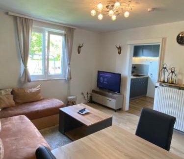 Villingen-Schwenningen Apartment | Voll ausgestattete 3 Zimmer Wohnung mit 2 Schlafzimmer