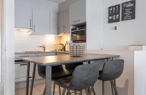Westende Apartment | Volledig gerenoveerd 2 slaapkamer appartement in Westende-Bad, 250 m van het strand