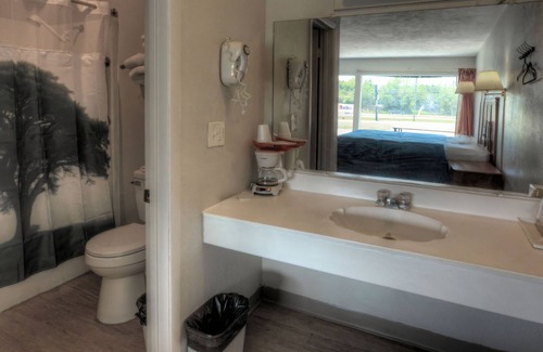 Lynn Garden Hotel | Volunteer Inn at Church Hill