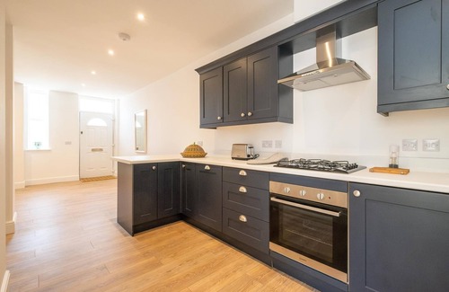 Leiston Cottage | Volunteer Lodge - sleeps 4 guests in 2 bedrooms
