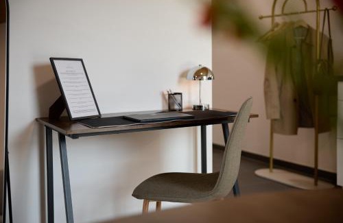 Dornbirn Apartment | VORALIVING - Modernes Neubau Apartment Toplage - Perfekt für Business & Urlaub - WLAN, 24 7 Check-in