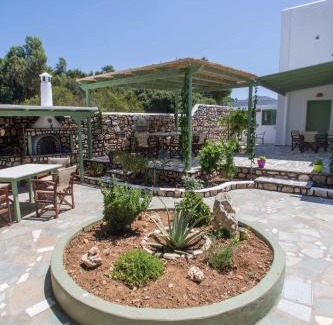 Aliki Apartment | Votana Studios