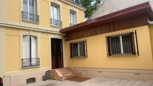 Pantin Bed & Breakfast | Votre Maison Lointaine