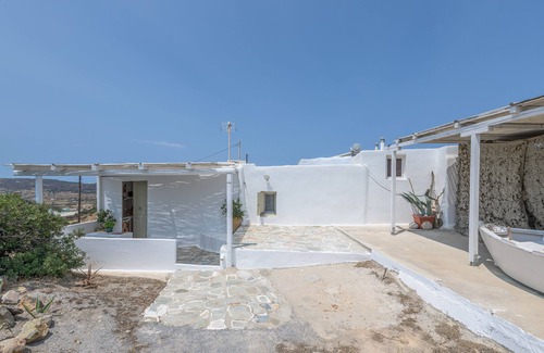Milos House | Vouno Country Studio
