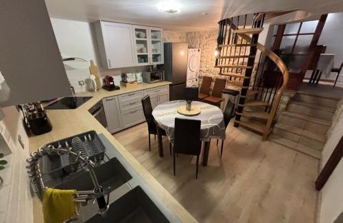Bagneux Villa | VR House 14 bedrooms 3 min metro 23 beds PARC EXPO