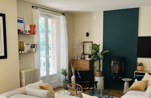Le Perreux-sur-Marne Villa | Vrbo Property