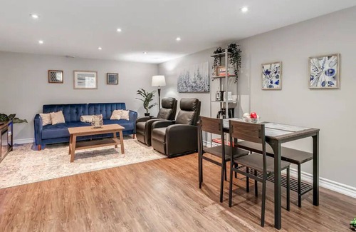Lakeview Apartment | Vrbo Property