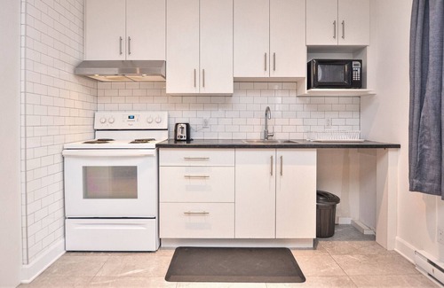 De Lorimier Apartment | Vrbo Property