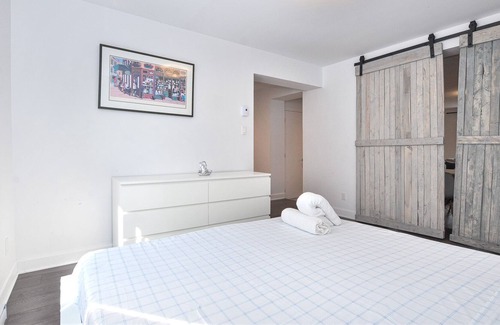 De Lorimier Apartment | Vrbo Property