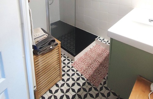 6th Arrondissement Apartment | Vrbo Property