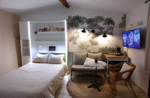 Saint - Michel Apartment | Vrbo Property