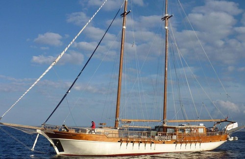 Magazzeno Boat Rental | Vrbo Property