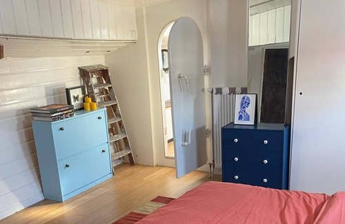Amsterdam West Boat Rental | Vrbo Property