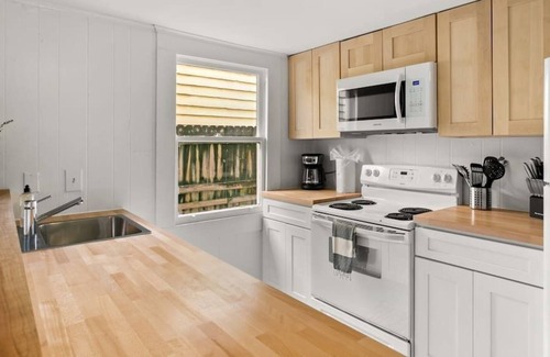 Faubourg Livaudais Apartment | Vrbo Property