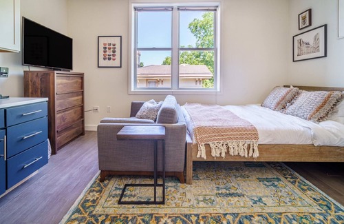 Spruce Hill Apartment | Vrbo Property