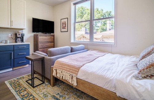 Spruce Hill Apartment | Vrbo Property