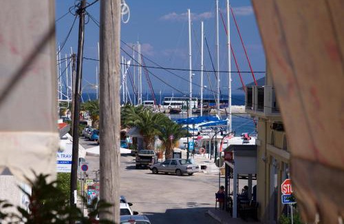 Agia Efimia Apartment | Vrettos Arts