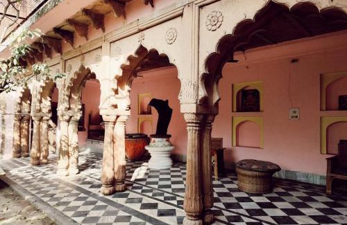 Vrindavan Hotel | Vrinda Kunja Ashram