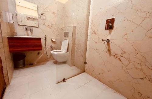 Bilhaur Hotel | Vrindavan Dreams Hotel & Suites