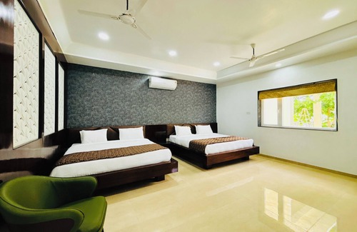 Satna Resort | Vrindavan Greens by Hotel Ramdarbar