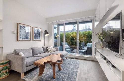 Fairview Condo | VRs Radius