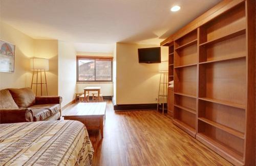 Copper Mountain Village Hotel | VS553 Village Square Hotel Room Hotel Room