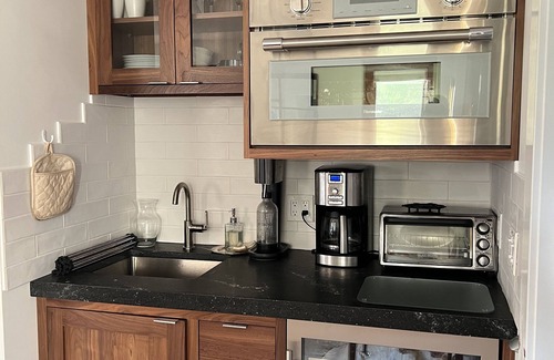 Stowe Area House | VT Chique Townhouse, Walk to Rec Path, Breweries & Restaurants 10 min to Resort.