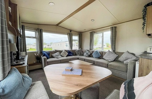 Tattershall Cottage | Vue Du Ciel - UK49027
